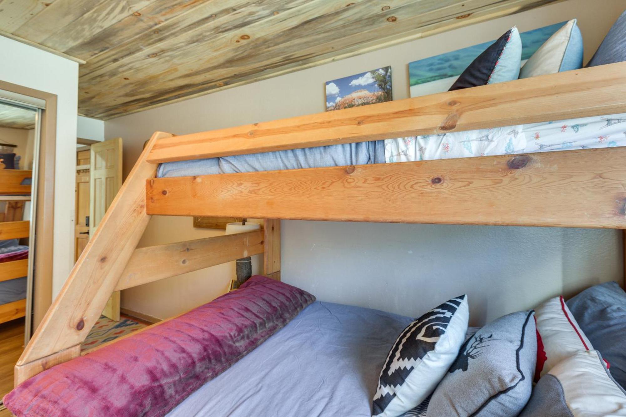 Ski-In Red River Retreat Balcony, Mountain Views! Luaran gambar