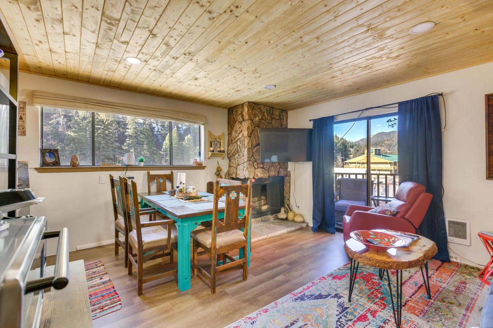 Ski-In Red River Retreat Balcony, Mountain Views! Luaran gambar