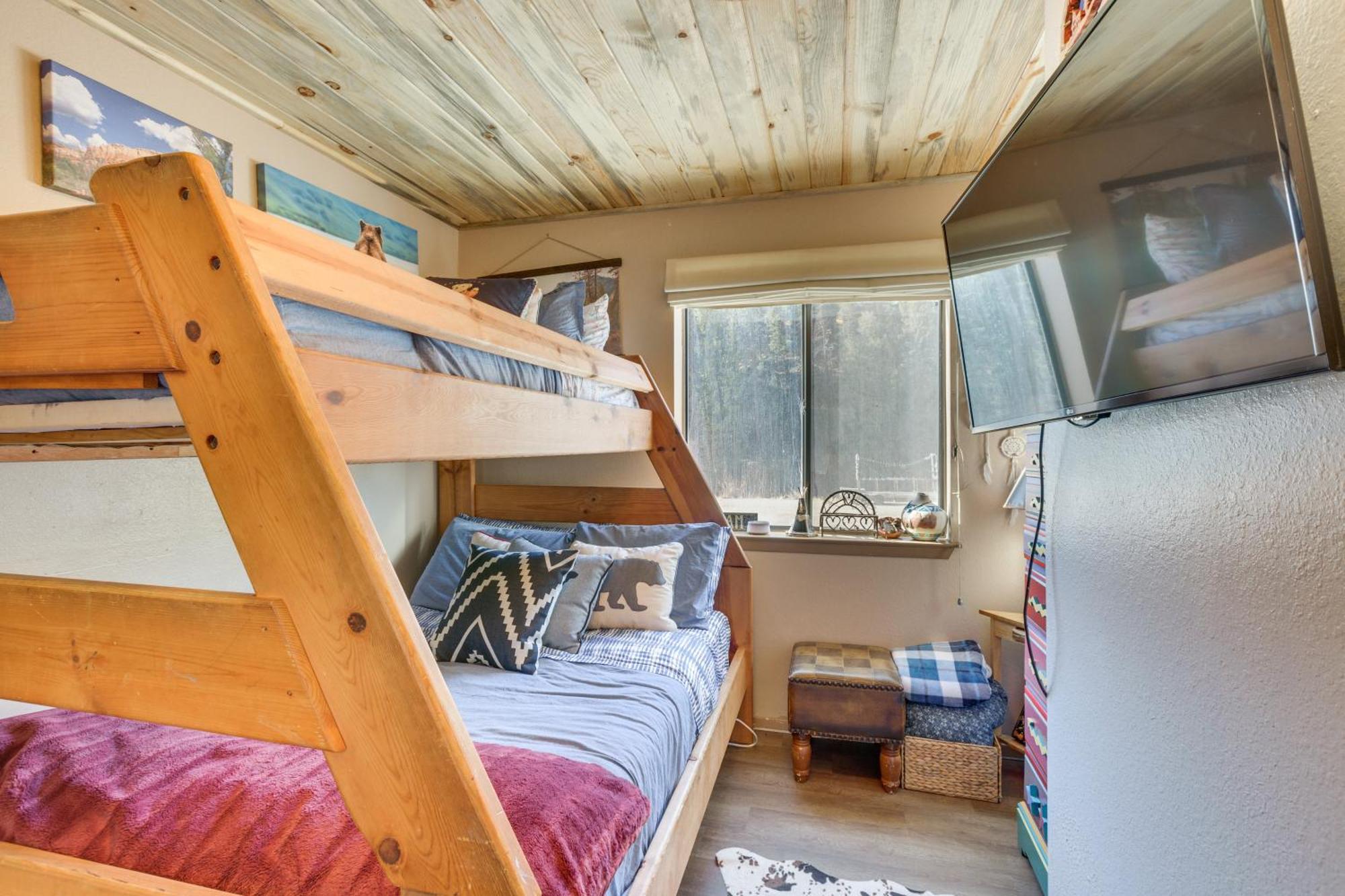 Ski-In Red River Retreat Balcony, Mountain Views! Luaran gambar