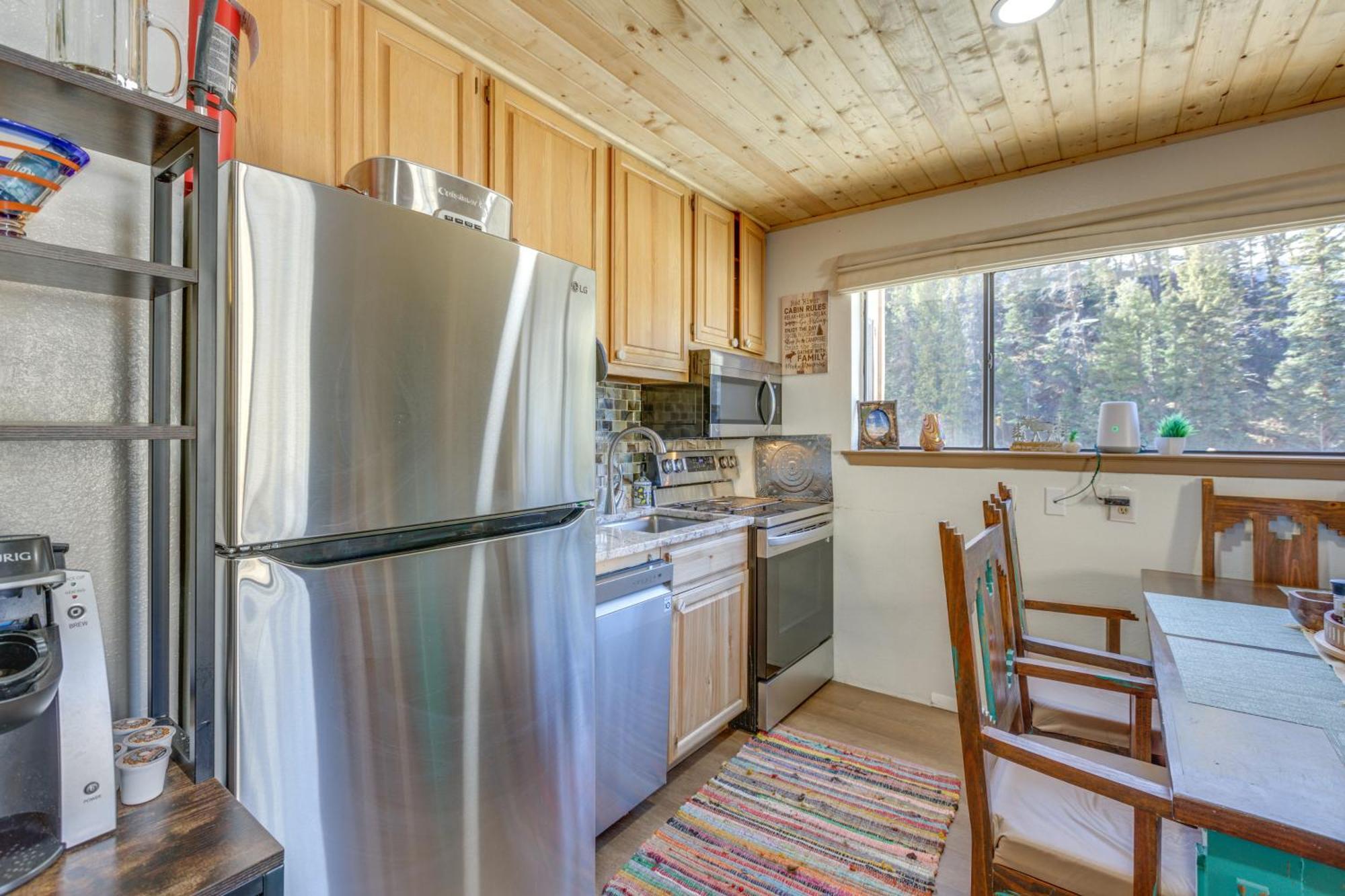 Ski-In Red River Retreat Balcony, Mountain Views! Luaran gambar